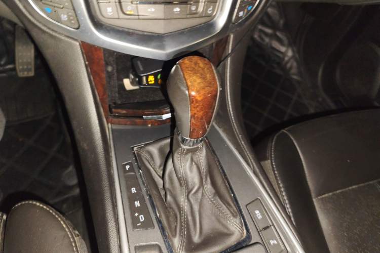 Used Cadillac SRX 2011 3.0L Flagship Edition Gear Lever