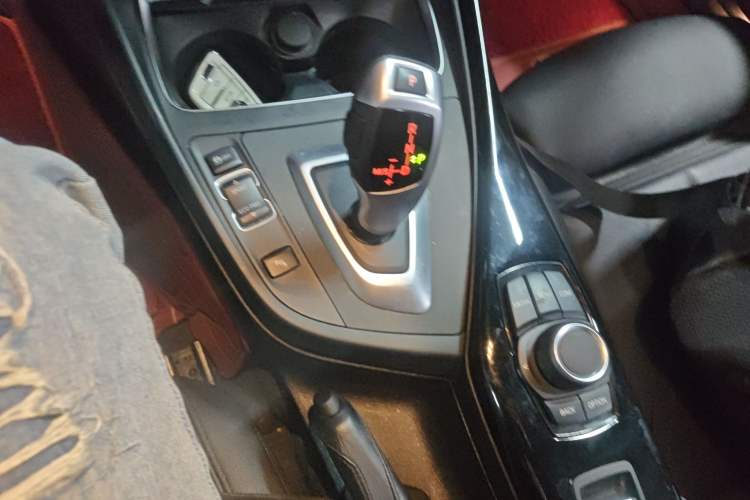 Used BMW 2 Series (Import) 2019 225i Convertible Coupe Sports Design Package