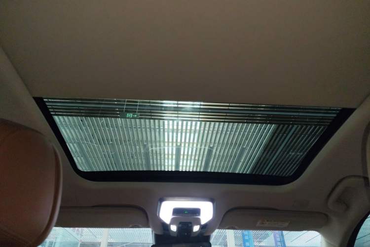 Used Hongqi H9 2023 2.0T Smart Connect Flagship Edition
