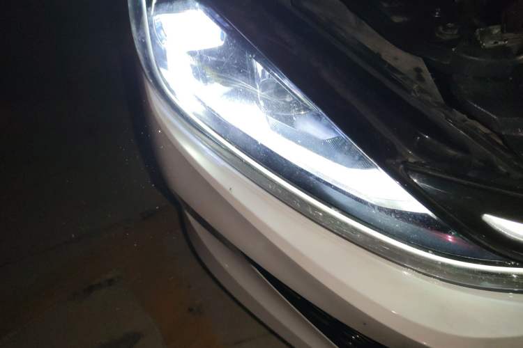 Used Volkswagen Lamando 2022 Lavida L 280TSI DSG Cool & Spicy Edition Right Front Headlight