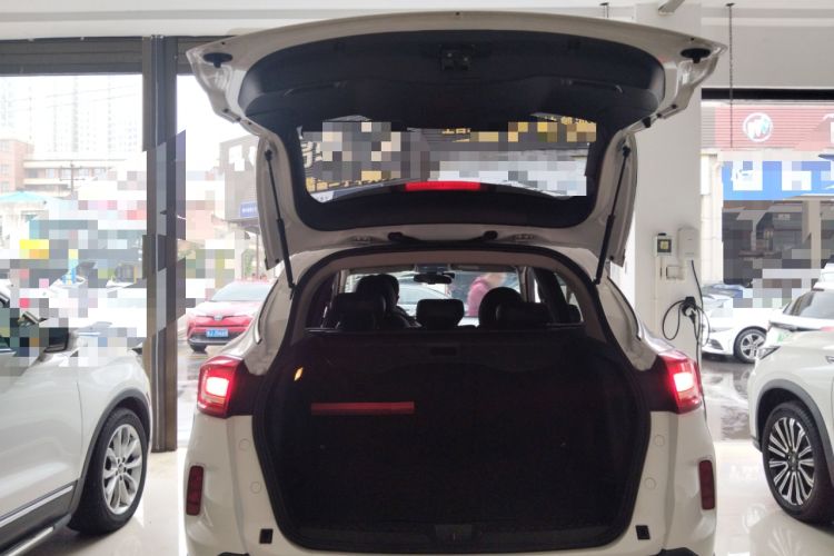 Used Bestune X80 2017 2.0L automatic Technology trim level Trunk