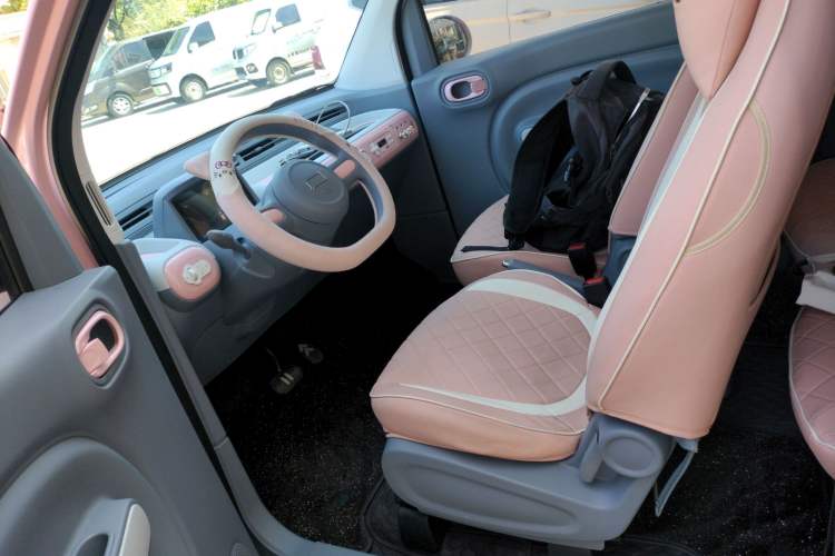 Used Bestune Pony 2025 222km Range Elegant Horse
