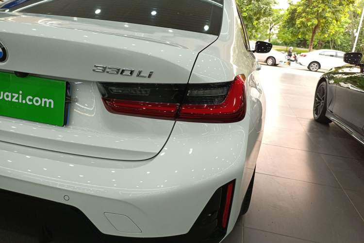 Used BMW 3 Series 2025 330Li M Sport Shadowline Package Right Rear Taillight