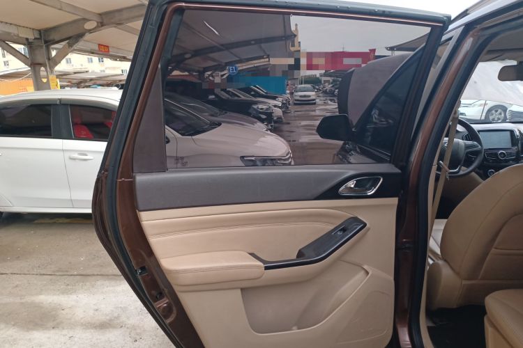 Used Baojun 730 2014 1.5L manual Comfort version 7 seats
