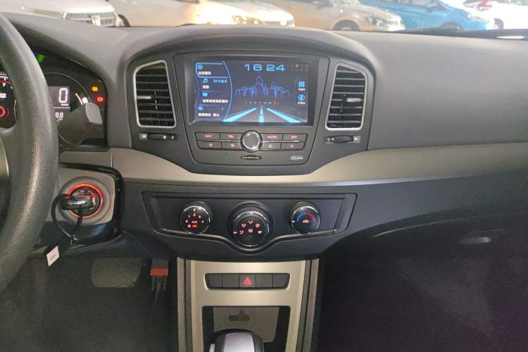 Used Roewe 350 2014 1.5L Automatic Xunyue Version Audio And AC Panel