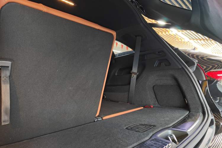 Used Mercedes-Benz GLC 2023 GLC 260 L 4MATIC Luxury 7-Seater