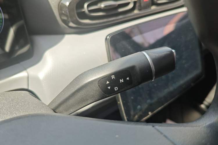 Used Leapmotor T03 2021 400 Lite Edition - Lithium-Ion Battery Gear Lever