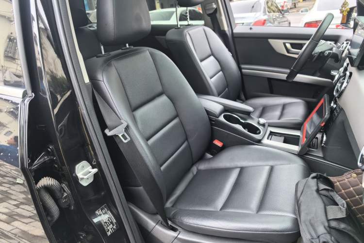 Used Mercedes-Benz GLK-Class 2013 Facelift GLK 300 4MATIC Fashion Edition Right Front Seat