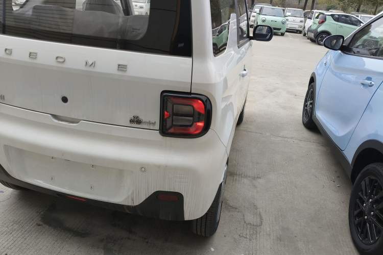 Used Geely Galaxy Panda 2024 Panda Mini 200km Endurance Bear
