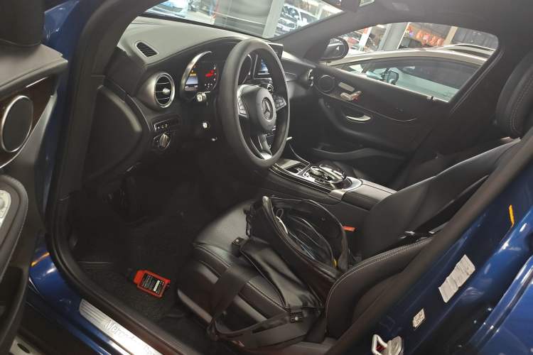 Used Mercedes-Benz GLC 2016 GLC 260 4MATIC Luxury Model
