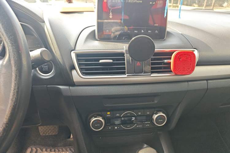 Used Mazda Mazda 3 Axela 2014 Hatchback 2.0L Automatic Flagship Model