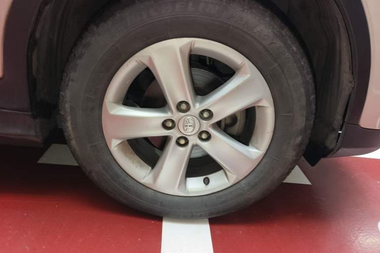 Used Toyota RAV4 2013 2.0L CVT Four-Wheel Drive New Edition