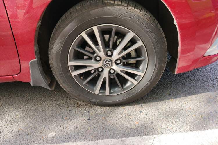 Used Toyota Levin 2016 Dual-Engine 1.8H GS E-CVT Elite Model with Sunroof Right Front Wheel Hub