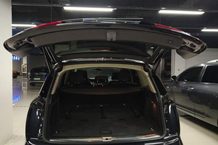 Used Audi Q7 2014 35 TFSI quattro Ambition model
