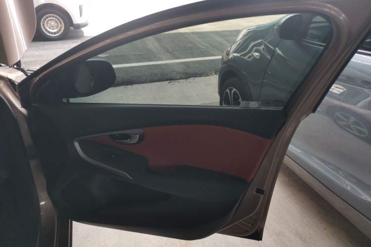 Used Volvo V40 2017 T3 Smart Edition
