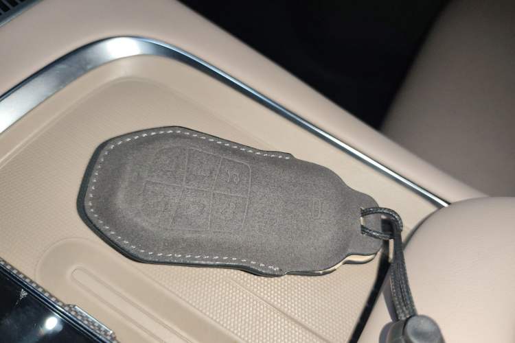 Used XPeng X9 2024 702 Ultra-Long Range Max Vehicle Key