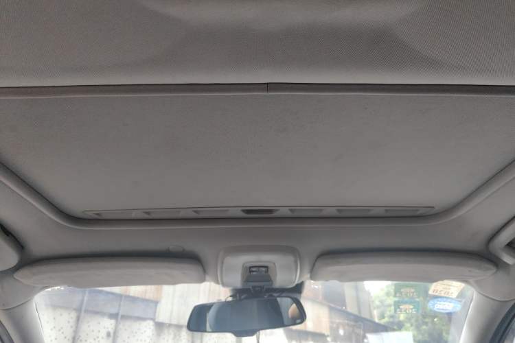 Used Volvo S60 2014 S60L 2.0T Zhiyuan Edition
