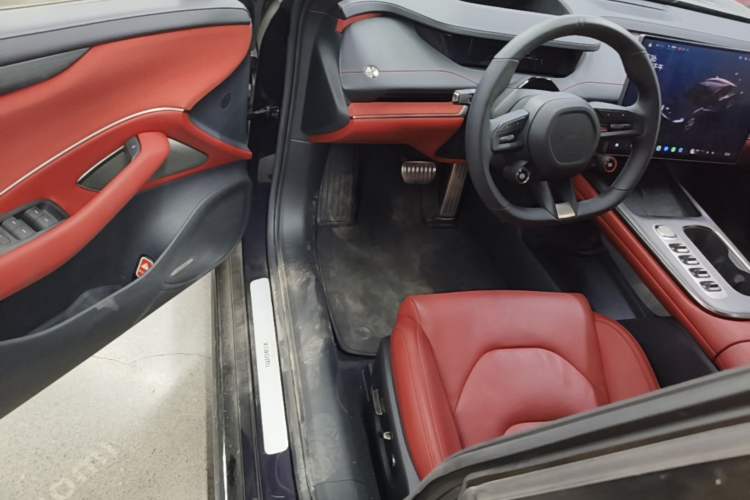 Used Xiaomi Auto SU7 2024 Four-Wheel Drive Ultra-Long Range Advanced Intelligent Driving Max Edition