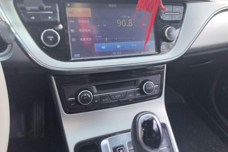 Used Geely Auto Emgrand GL 2017 1.8L DCT Elite Model Audio And AC Panel