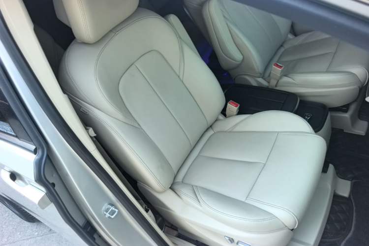 Used Buick GL8 2022 ES Landtrek 653T Luxury Edition