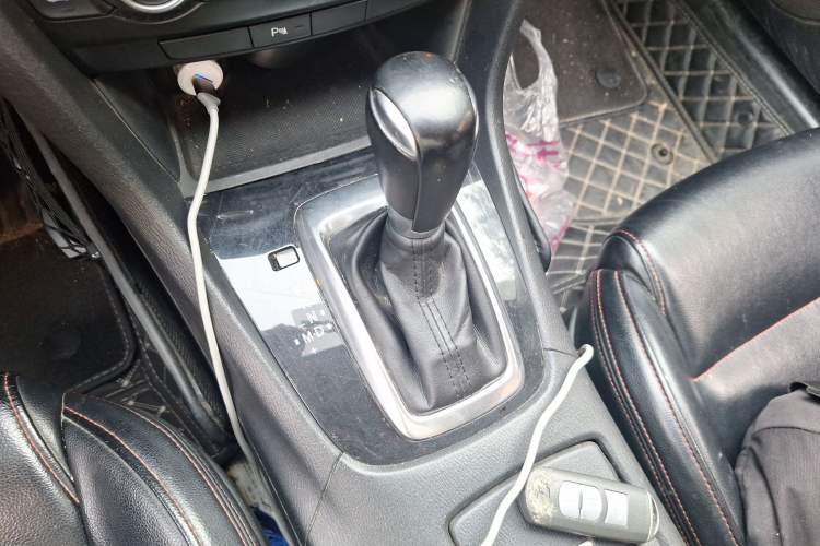 Used Mazda Atenza 2014 2.0L Blue Sky Fashion Edition Gear Lever