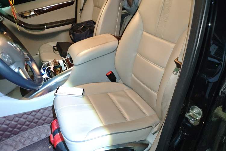 Used Mercedes-Benz R-Class 2010 R 350 L 4MATIC