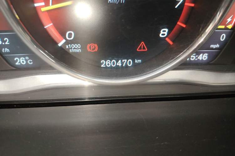 Used Volvo S60 New Energy 2015 S60L E-Drive Hybrid T6 Smart Drive Edition Odometer Close Up