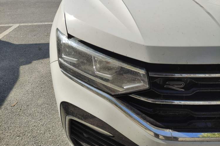 Used Volkswagen Tayron X 2020 330TSI Two-Wheel Drive Luxury Smart Connectivity Version Right Front Headlight