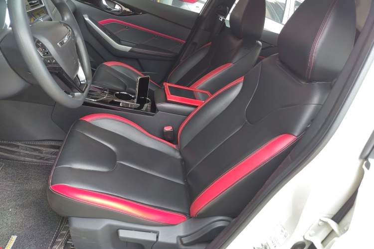 Used Venucia D60 2019 100 000 Honor 1.6L XL CVT Chenku Edition China VI Standard
