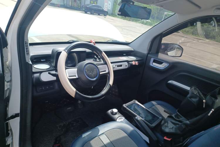 Used Wuling Hongguang MINIEV 2022 GAMEBOY 200km Gaming Edition with Lithium Iron Phosphate Center Console