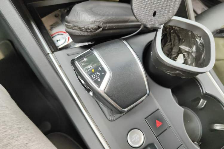 Used Volkswagen Touareg 2021 2.0 TSI Flagship Special Edition Gear Lever