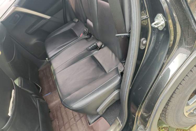 Used Toyota RAV4 2015 2.0L CVT Two-Wheel Drive Fashion Edition
