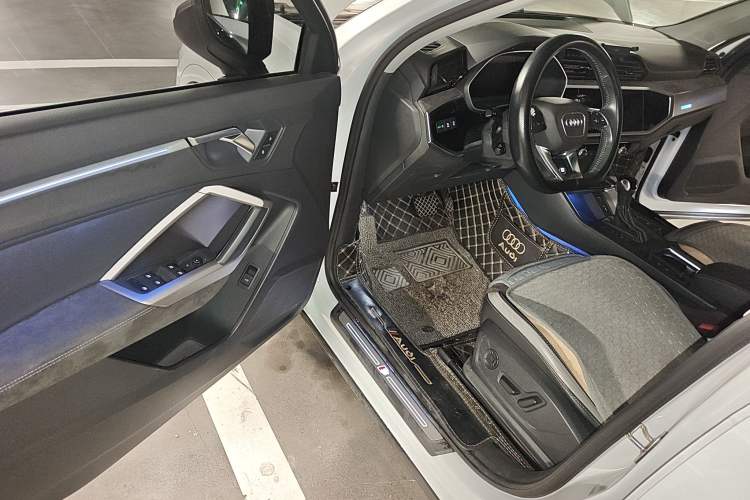 Used Audi Q3 2021 35 TFSI Fashion Dynamic Model