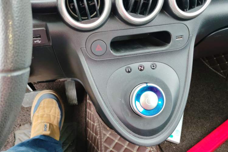 Used ORA Black Cat 2019 351 km Family Edition
