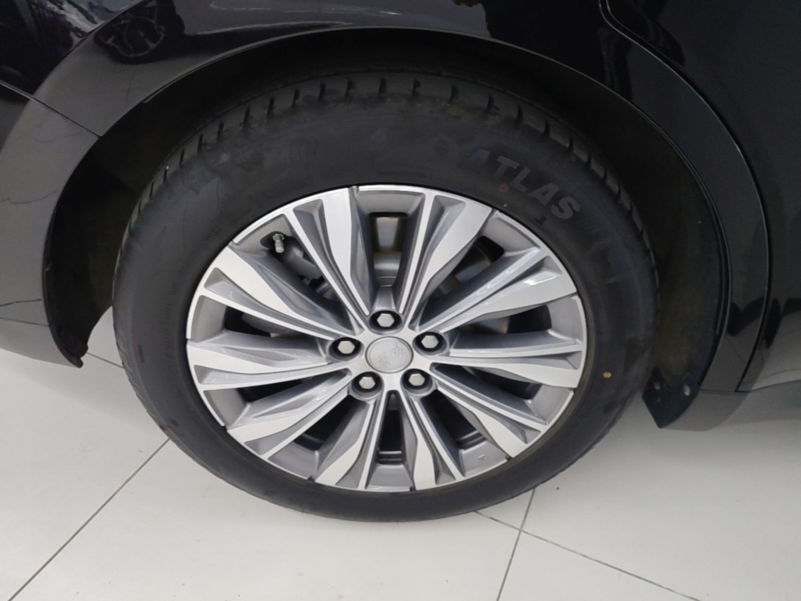 Hongqi E-QM5 2024 610 km PLUS — снимка 11