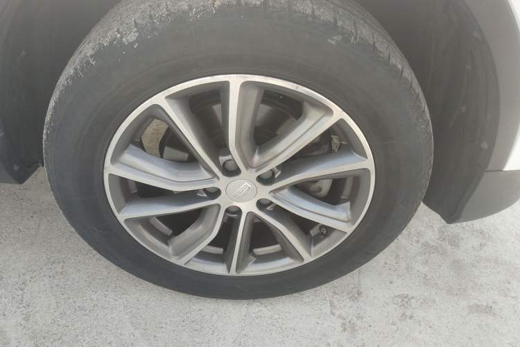 Used Geely Auto Emgrand X7 Sport 2018 1.8TD Automatic Two-Wheel Drive Smart Connect 4G Internet Edition