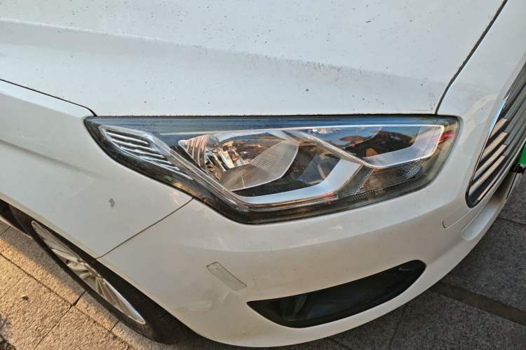 Used Ford Escort 2015 1.5L Manual Comfort Model
