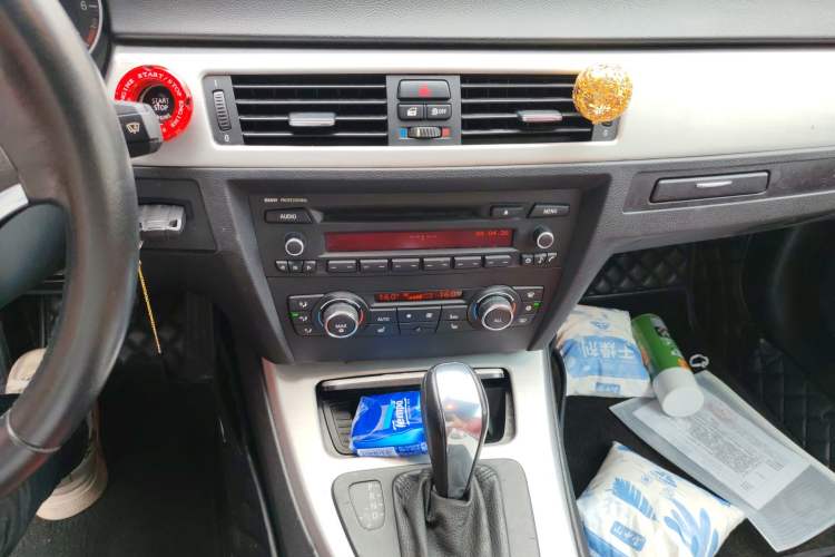 Used BMW 3 Series 2011 320i Convertible Coupe Audio And AC Panel