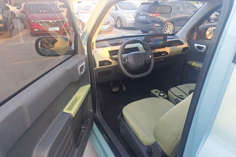 Used Geely Galaxy Panda 2024 Panda Mini 200km Endurance Bear
