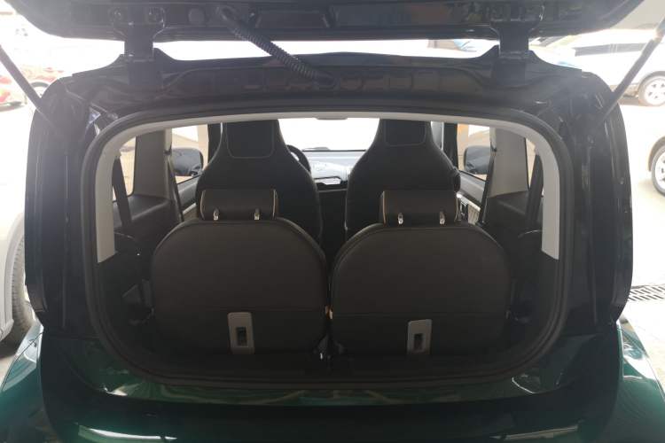 Used Baojun KiWi EV 2021 Artist Model Ternary Lithium Trunk