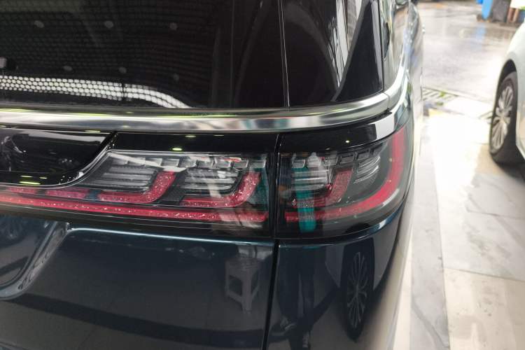 Used VOYAH Dream 2025 PHEV Four-Wheel-Drive Flagship Kunpeng Edition Exterior 3