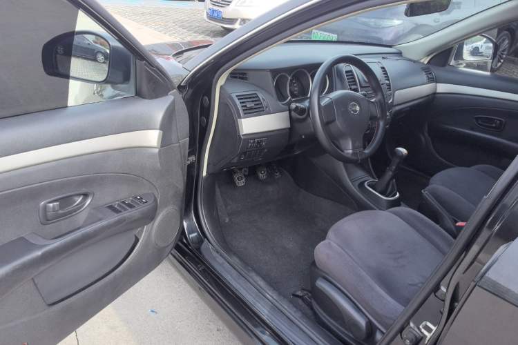 Used Nissan Sylphy 2018 Classic 1.6XE+ Manual Leading Edition Driver Seat