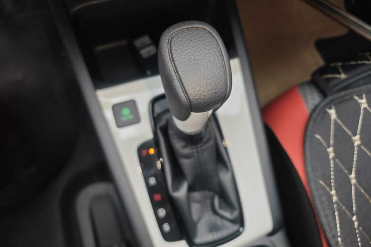 Used Honda Fit 2021 1.5L CVT Trendy Sports Edition Gear Lever