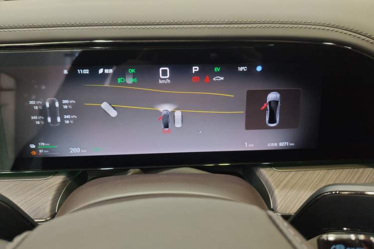 Used Denza Z9 2024 1100 km All-Wheel-Drive Ultra Version