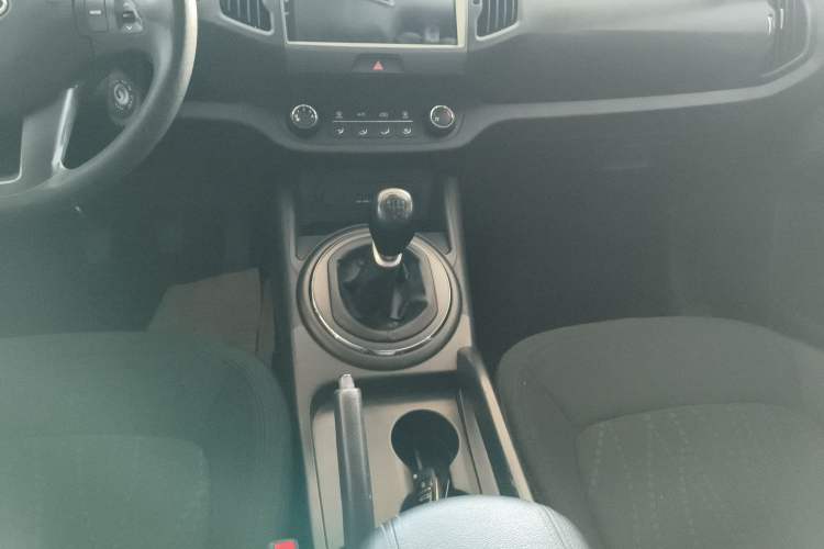 Used Kia Sportage R 2014 2.0L Manual Two-Wheel Drive GL Trim
