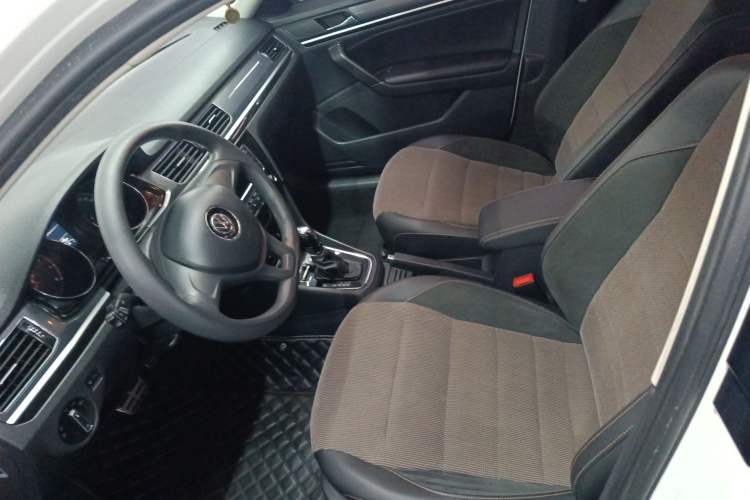 Used Volkswagen C-TREK 2017 230TSI DSG Comfort Version Left Front Seat