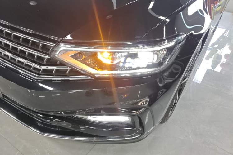 Used Volkswagen Magotan 2023 2 Million Units Commemorative Edition 330TSI DSG Luxury Version