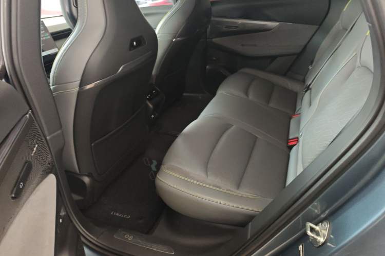 Used Lynk & Co 08 EM-P 2025 220 km All-Wheel-Drive Performance Halo Left Rear Seat