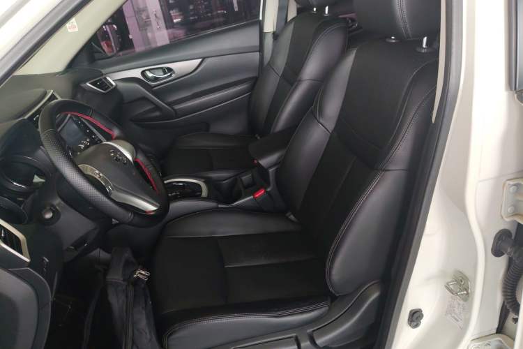 Used Nissan X-Trail 2015 2.0L CVT Comfort MAX Edition 2WD
