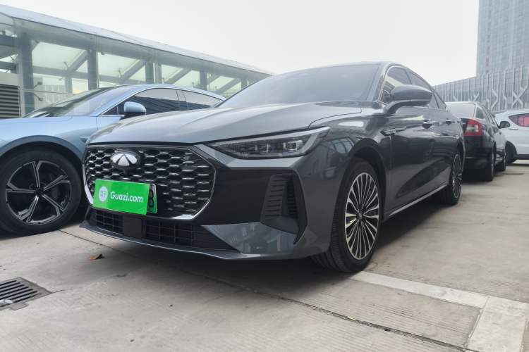 Used Chery Fengyun A8L 2025 1.5 TGDI 145 km Luxury Version